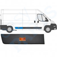 Achterste sierlijst zijlijst met positielicht voor Fiat Ducato 2006- / Rechts /  10680