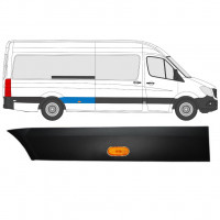 Sierlijst zijlijst achter spatbord met lamp voor Mercedes Sprinter 2006- / LWB / Rechts / Set 9056